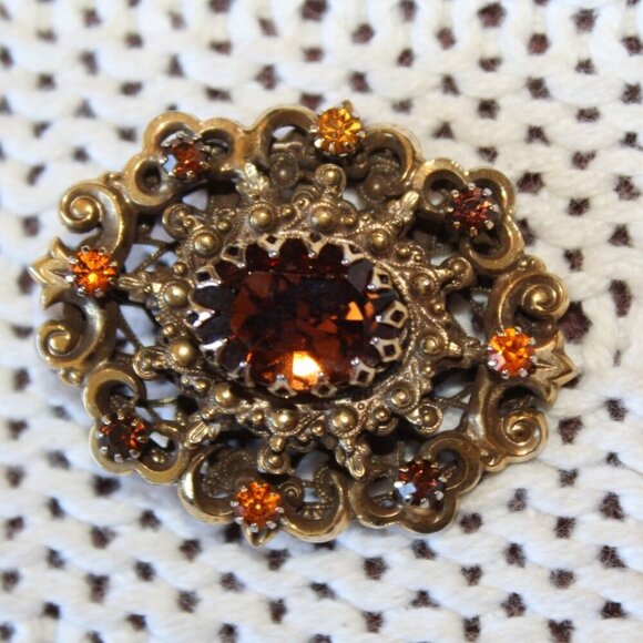 Hobe Jewelry - Vtg 80's Victorian Pendant & brooch Signed Hobe Had 20.7g Garnet Rhinestone